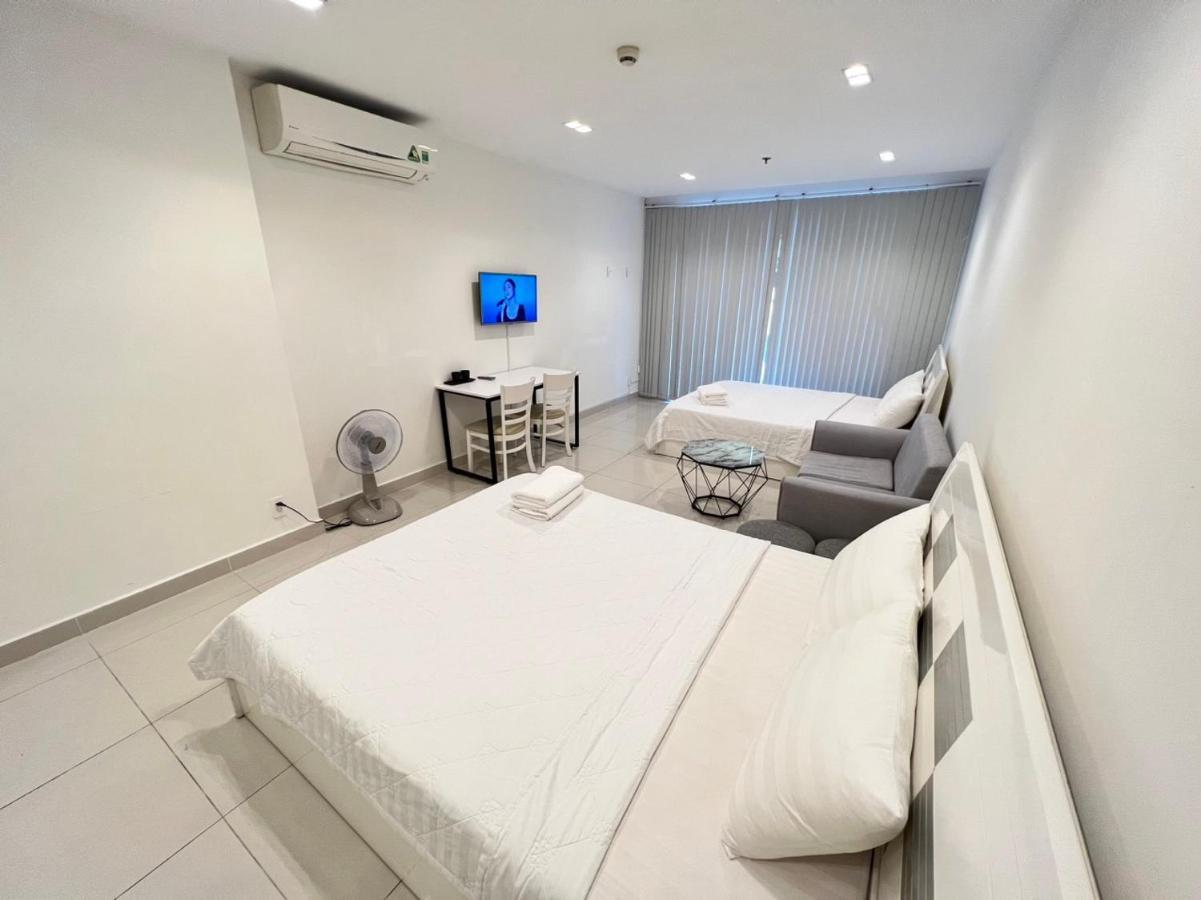 Căn hộ Two-bed Homestay Near The Airport TP. Hồ Chí Minh
